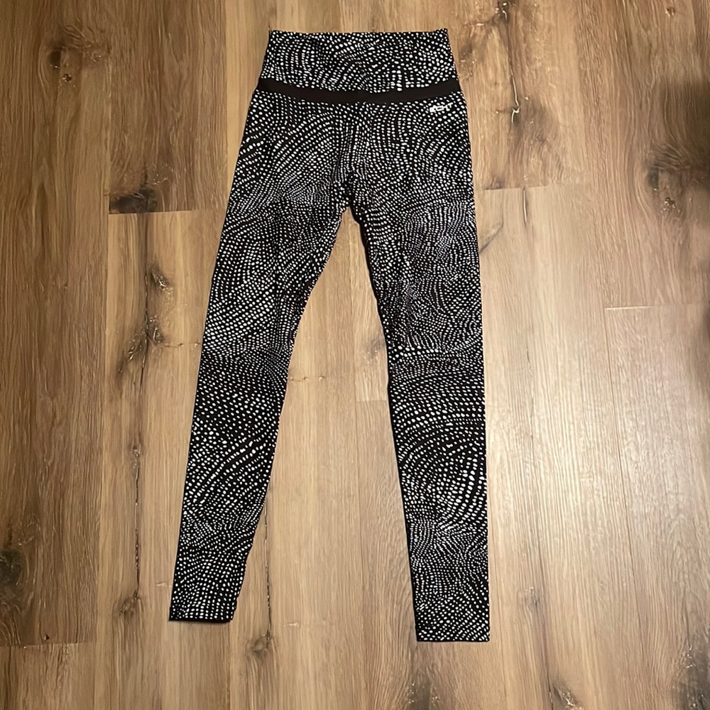 ECHT leggings, medium like-new